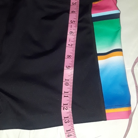 FLASH SALE Fila jacket & shorts - Picture 4 of 7